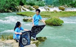 Xueguan Buyi Village