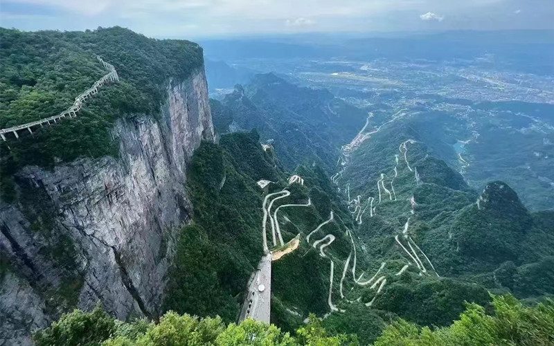 Tianmen Mountain Road.jpg