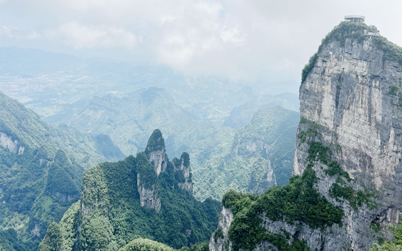 Tianmen Mountain Peak0.jpg