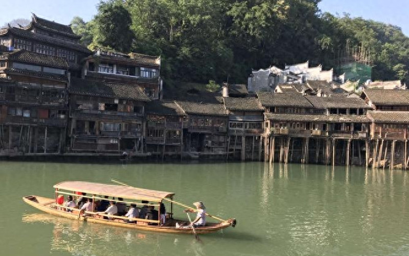 In winter, Fenghuang Ancient Town is picturesque