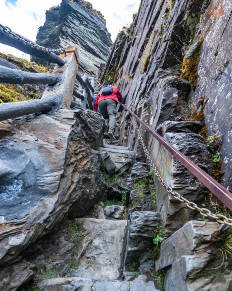 Road to the Red Cloud Golden Summit.jpg