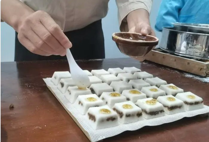 Lingui Osmanthus Cake.png