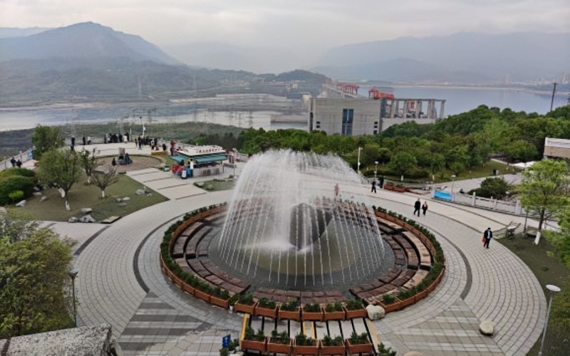 Three Gorges Dam1.jpg