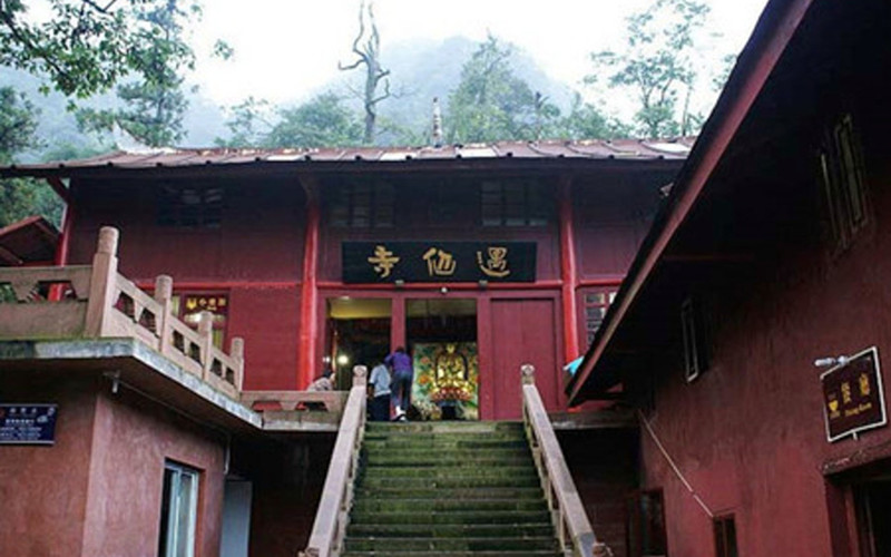 Yuxian Temple in Emei Mountain