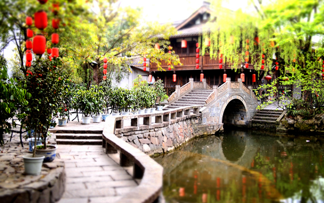 a bridge at Jinli 